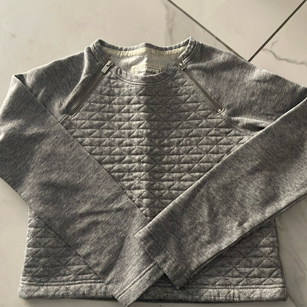 Abercrombie‎ and Fitch gray sweater extra small